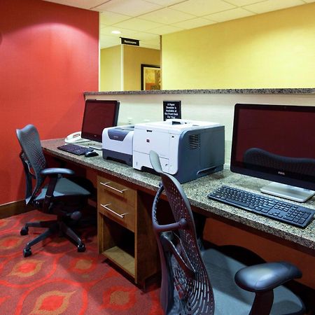 Hampton Inn Rockford Bagian luar foto