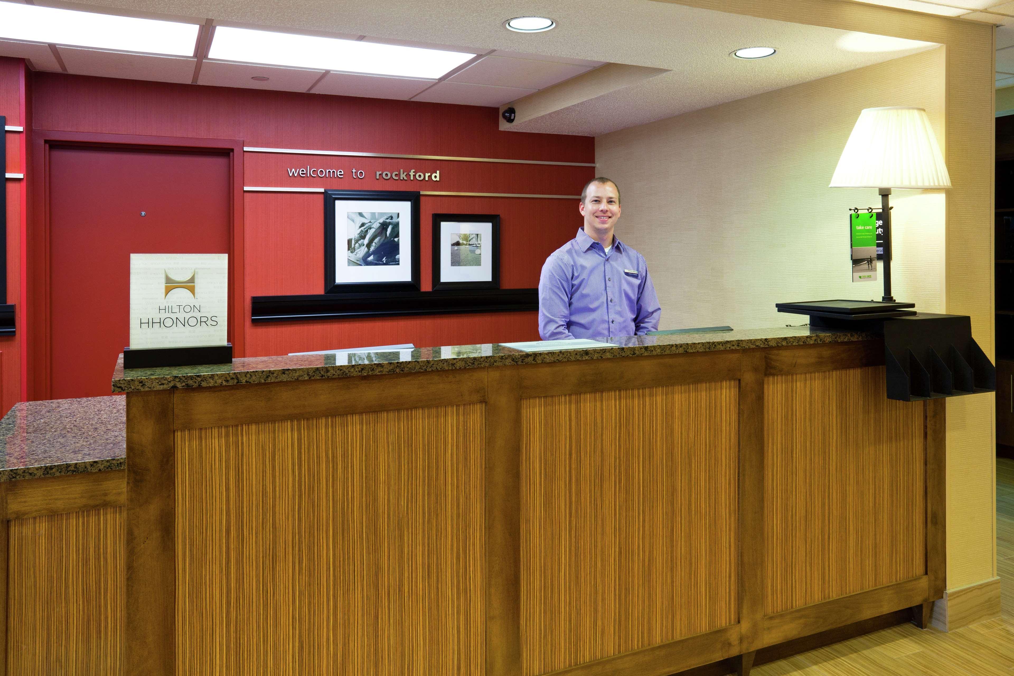 Hampton Inn Rockford Bagian luar foto