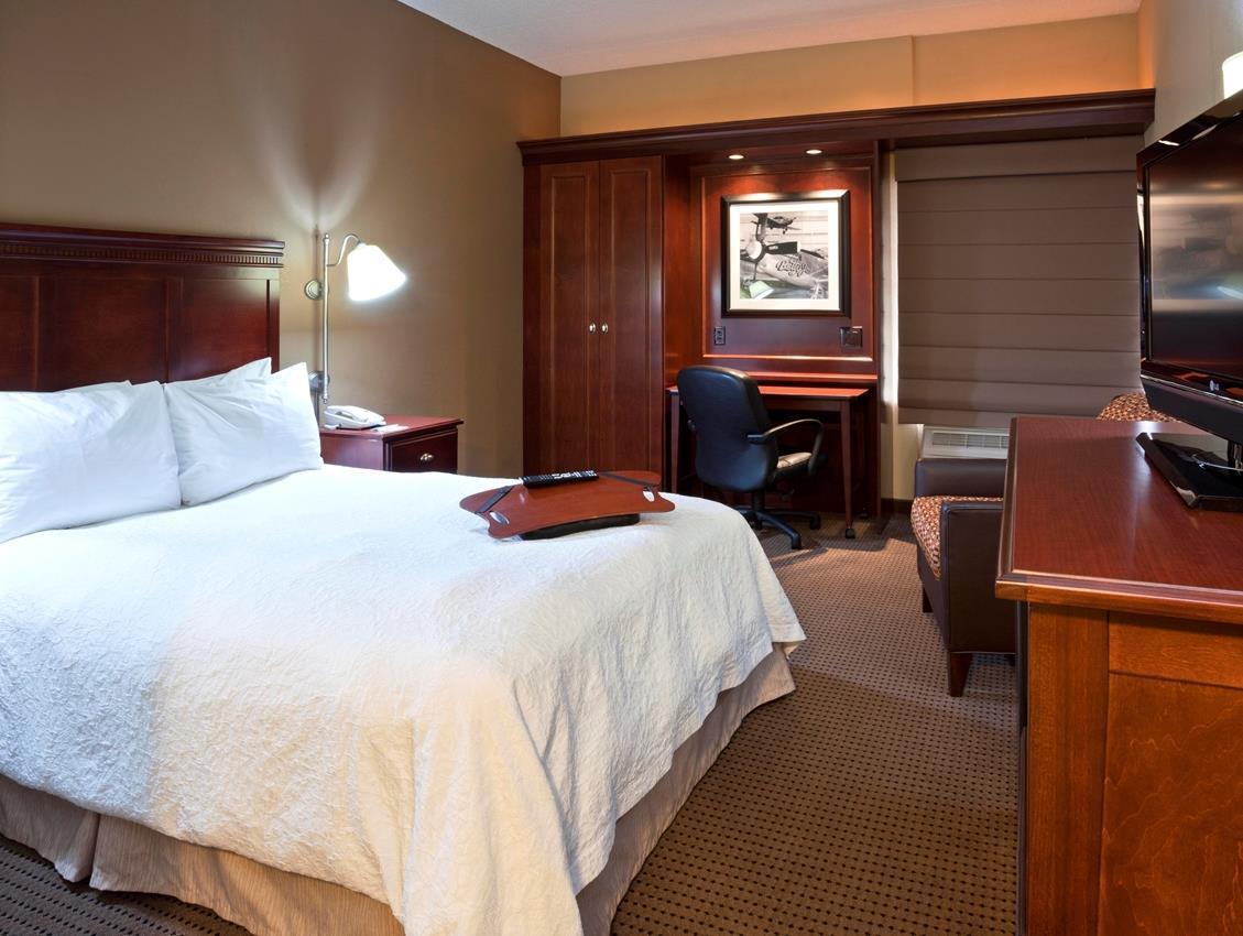 Hampton Inn Rockford Bagian luar foto