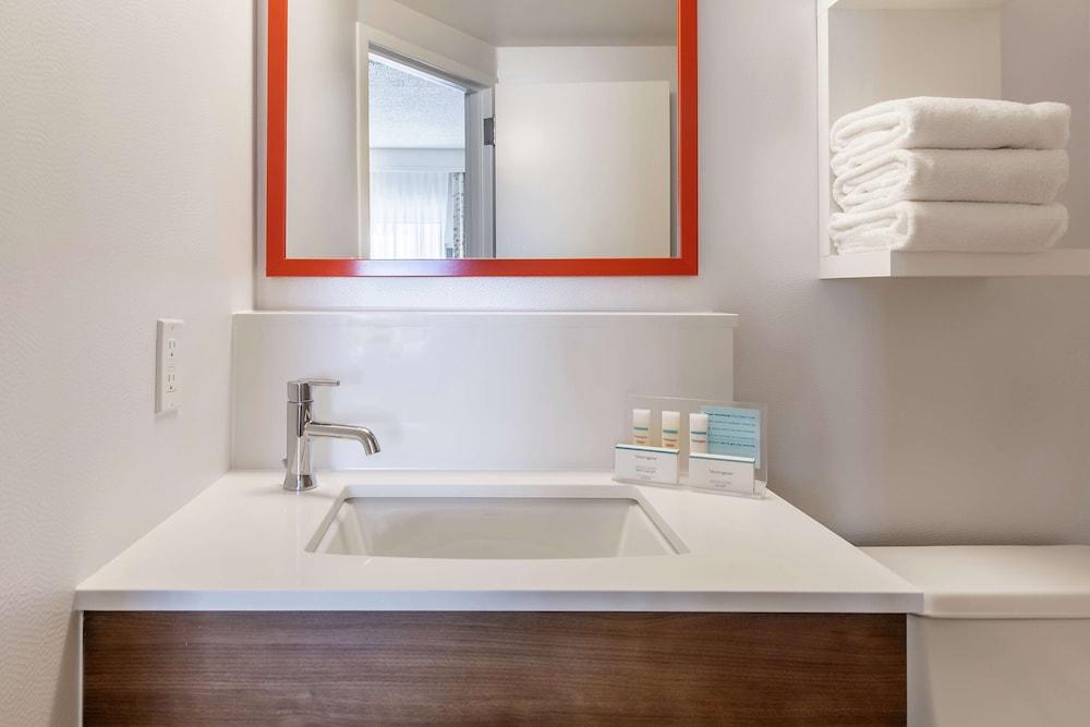 Hampton Inn Rockford Bagian luar foto