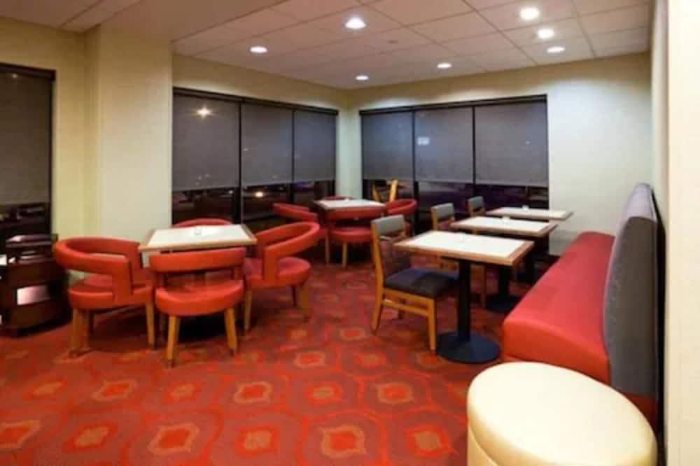 Hampton Inn Rockford Bagian luar foto