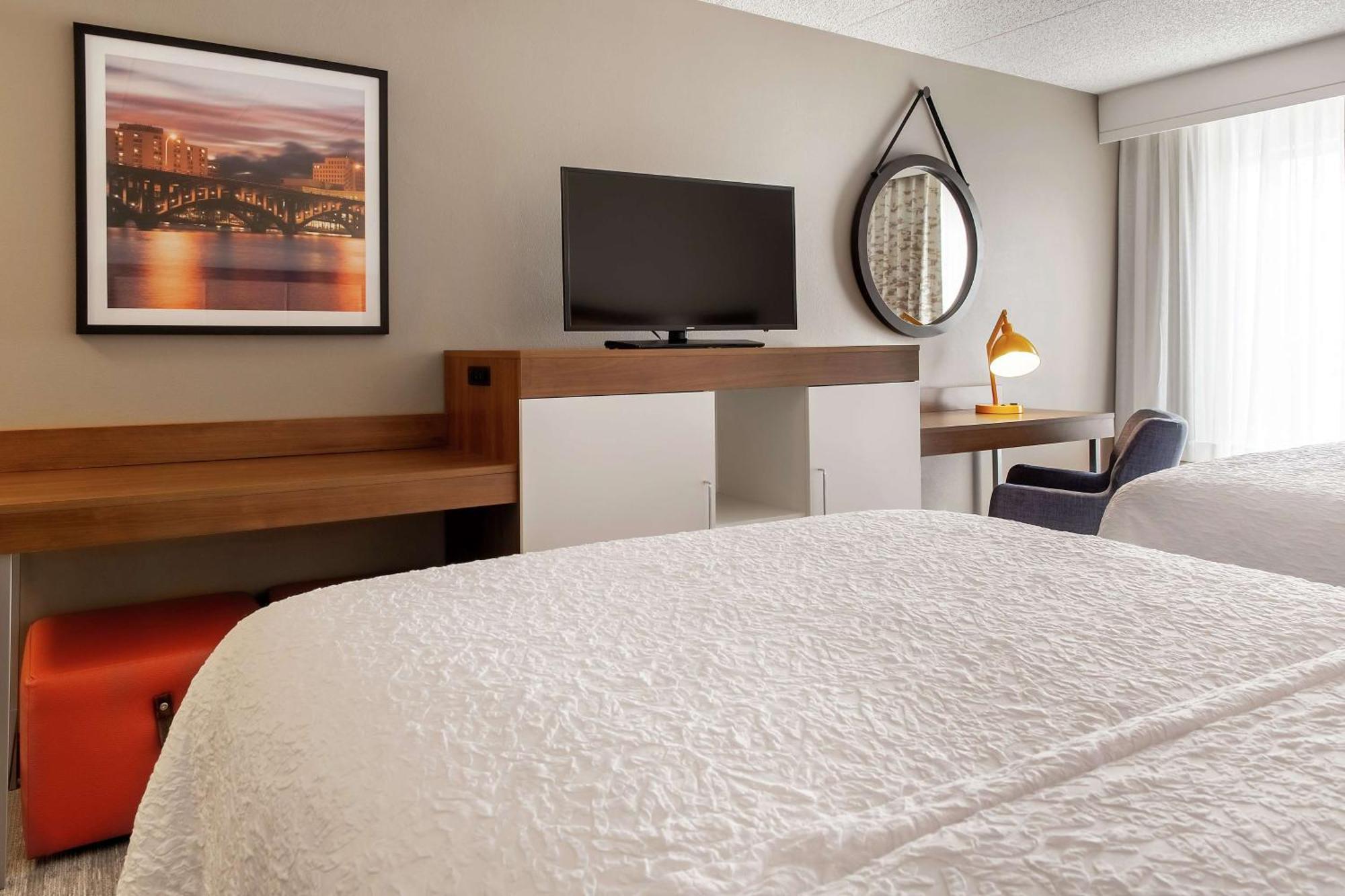 Hampton Inn Rockford Bagian luar foto