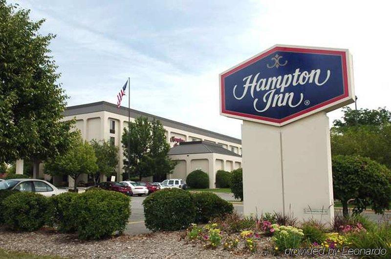 Hampton Inn Rockford Bagian luar foto